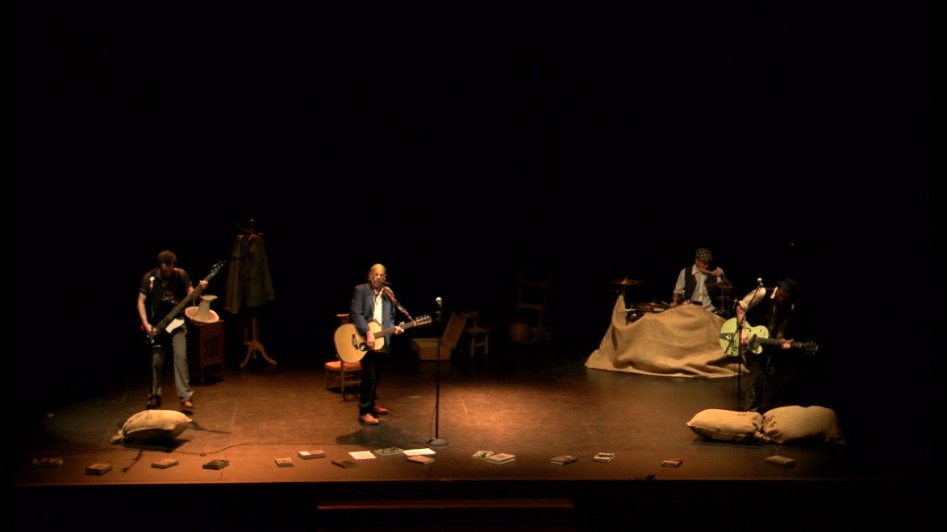 El Drogas y La (des)MemoriaBand movie scene