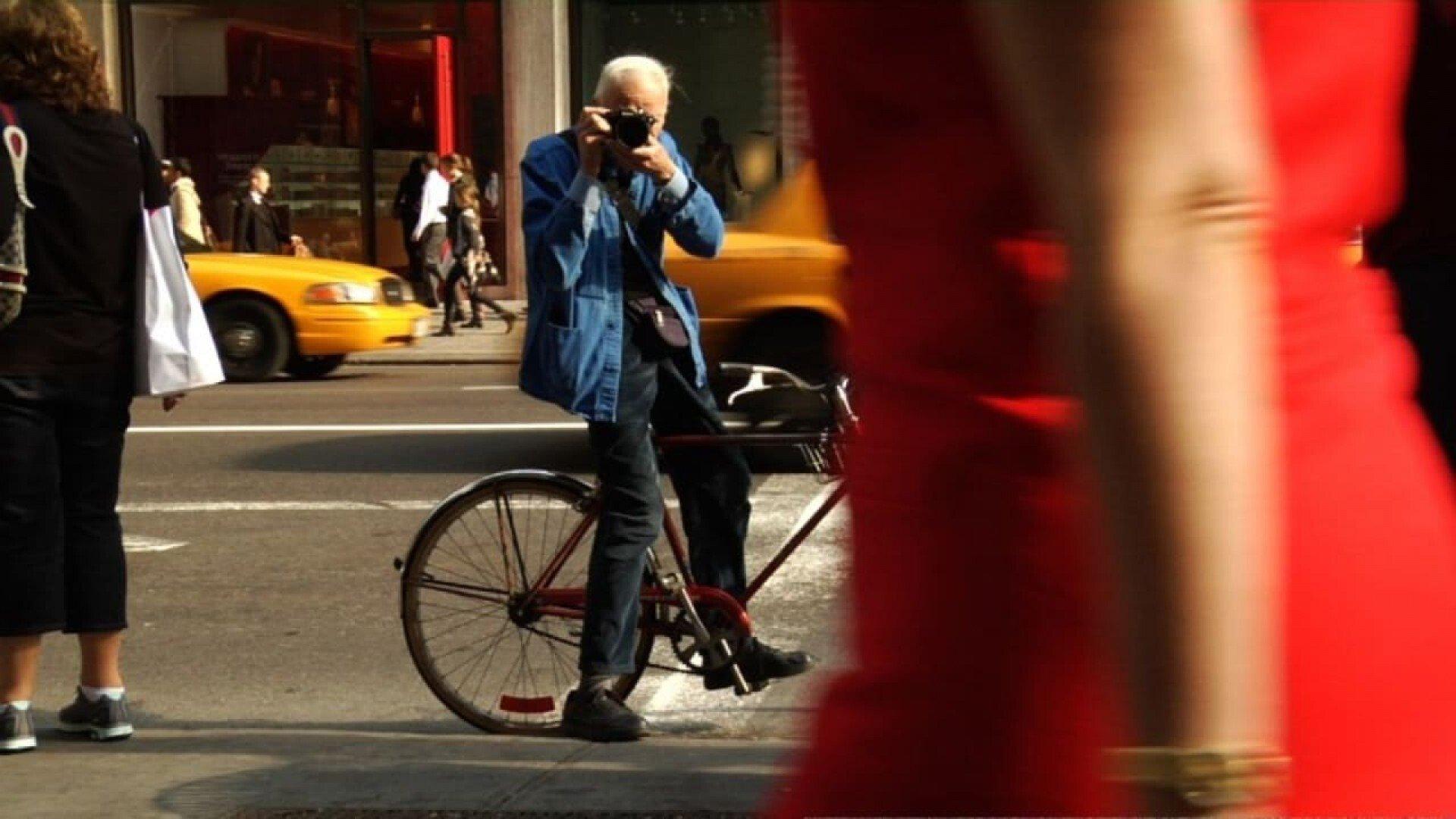 Bill Cunningham New York 2011 movie scene