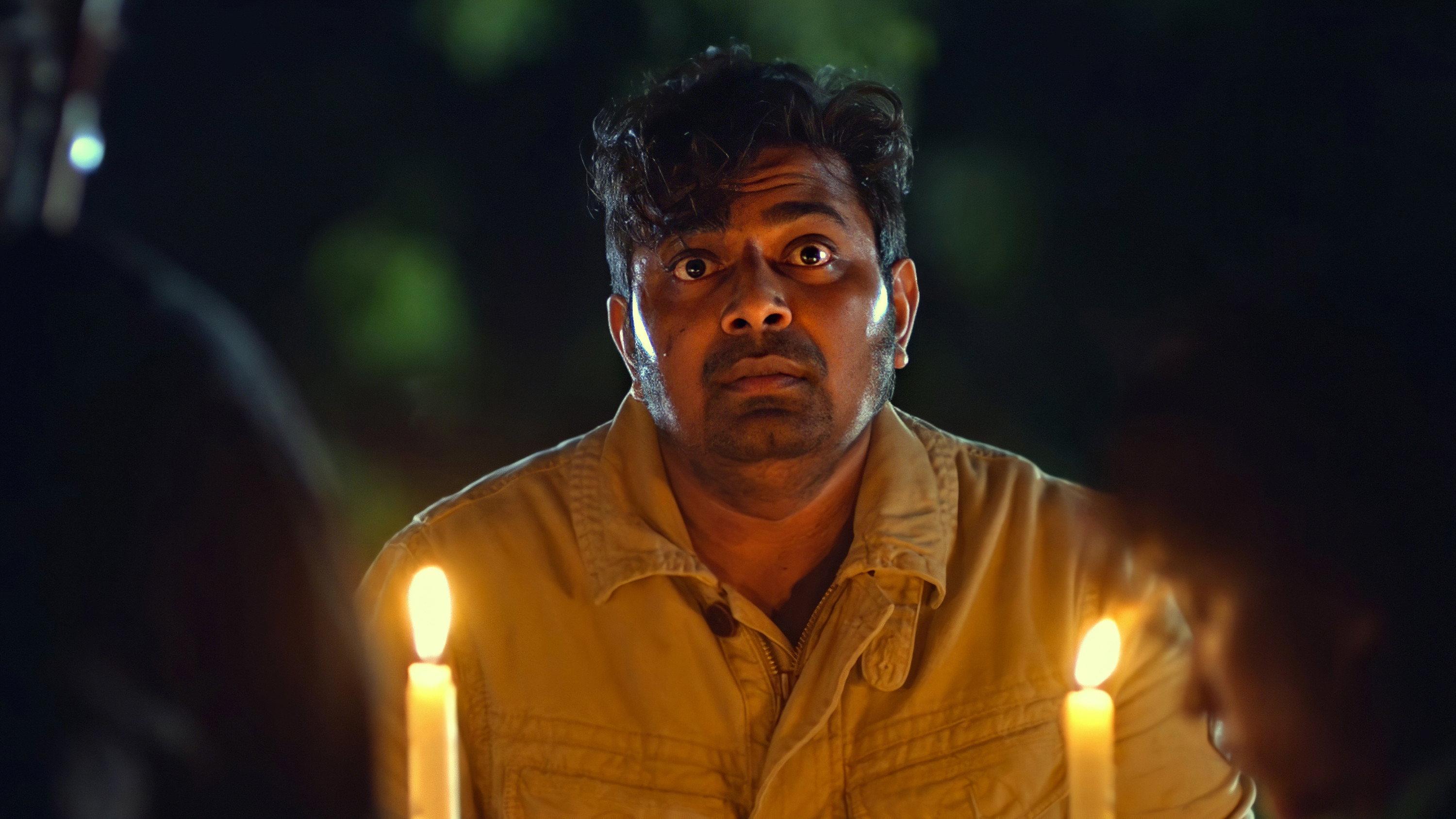 Onaayum Aattukkuttiyum 2013 movie scene