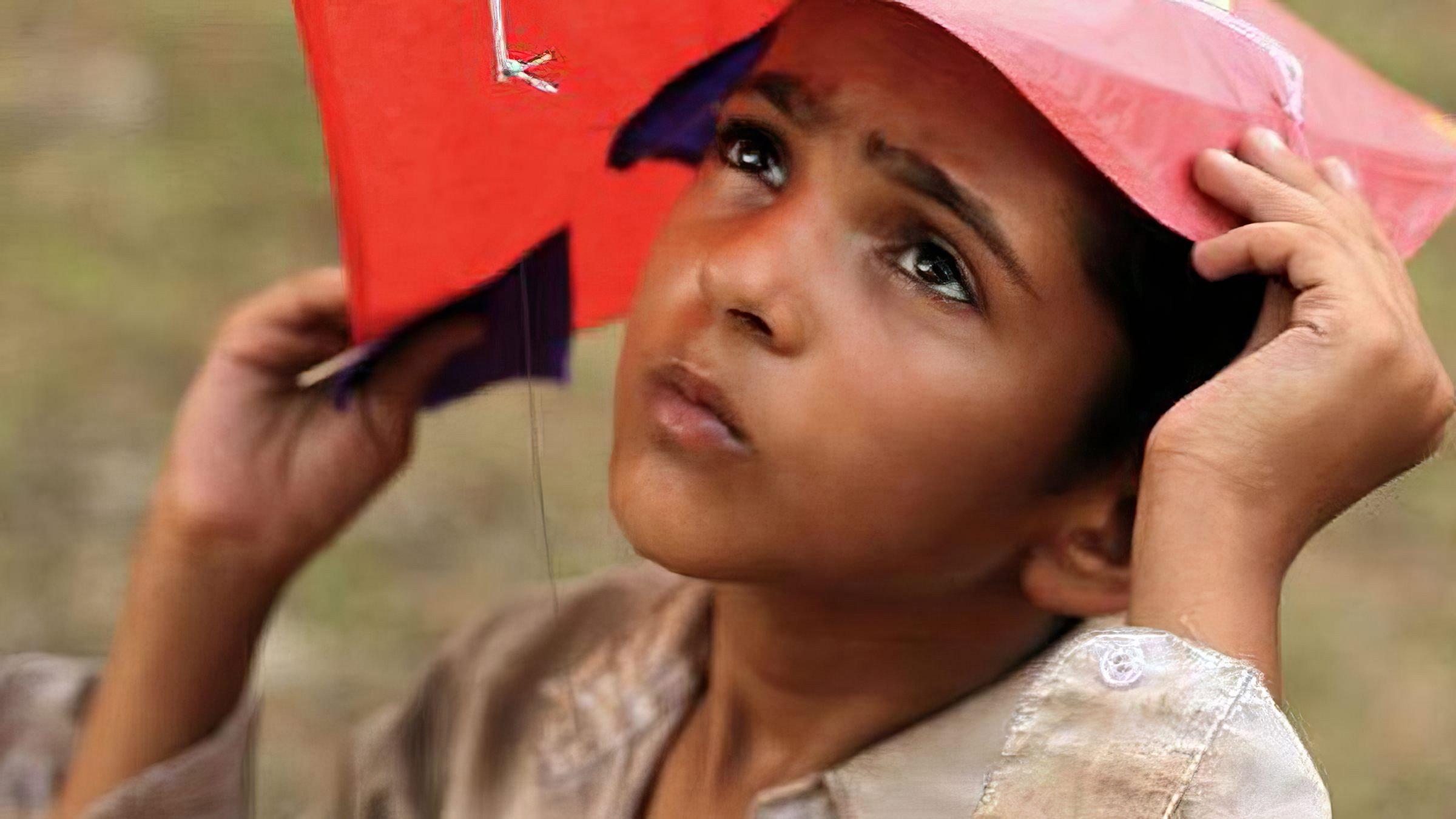 Gattu 2011 movie scene