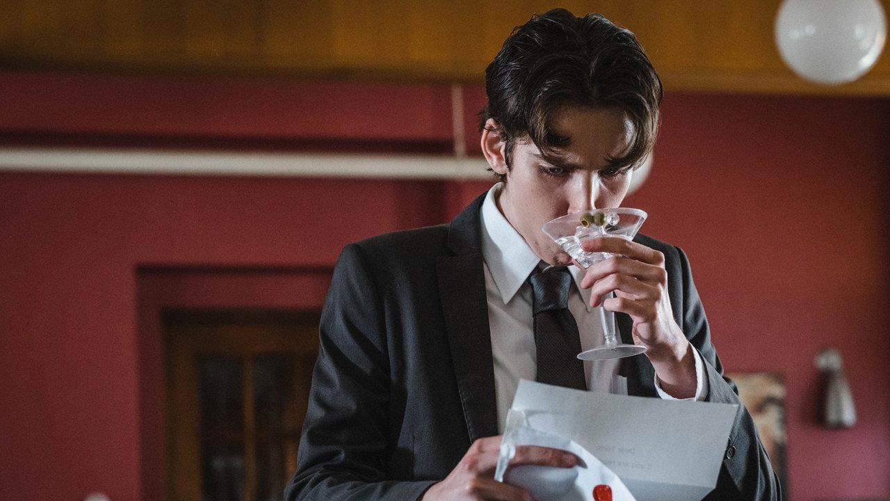 Mr. James Is Dead. 2021 movie scene