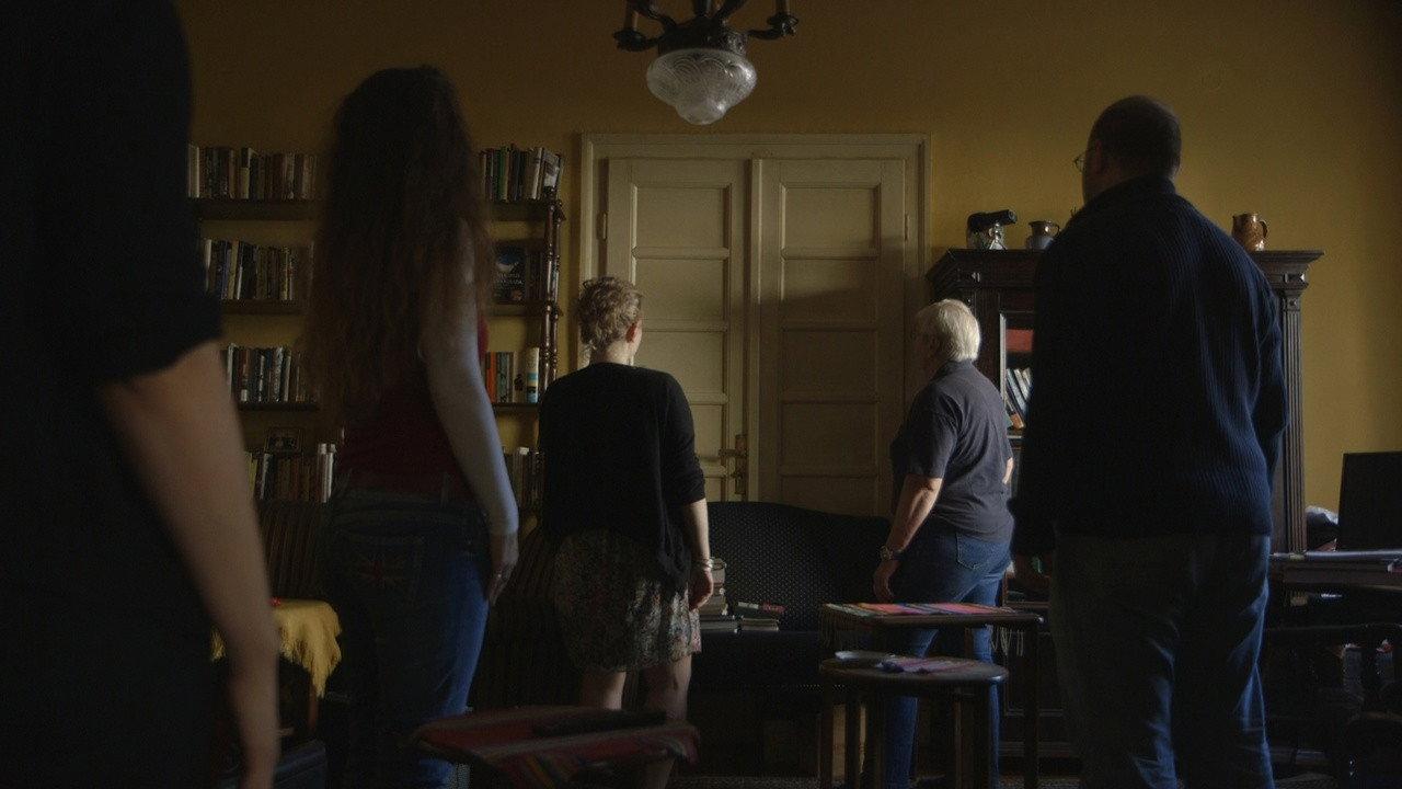 The Other Side of Everything 2017 movie scene