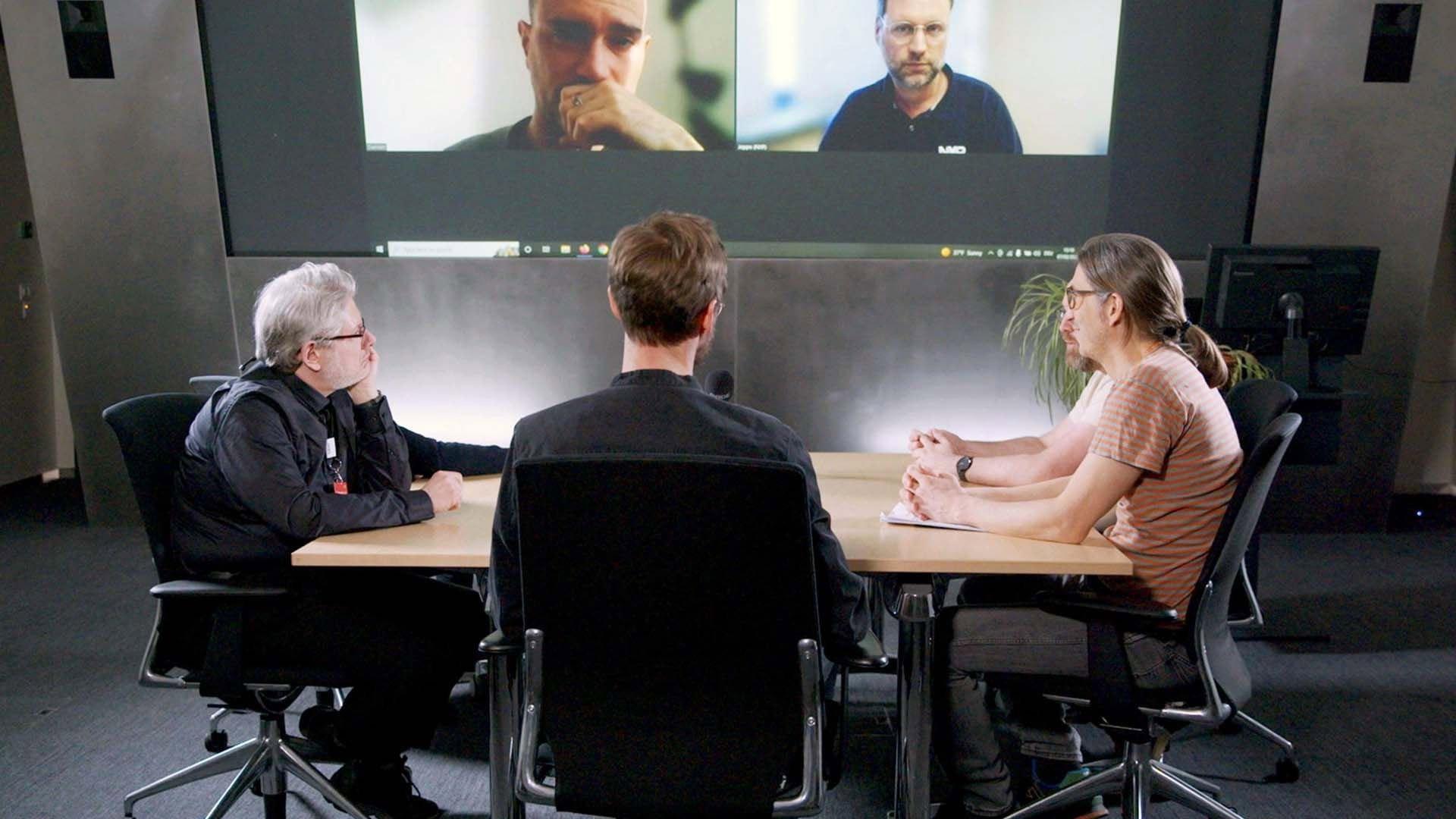Der unsichtbare Krieg - Angriff aus dem Netz 2023 movie scene