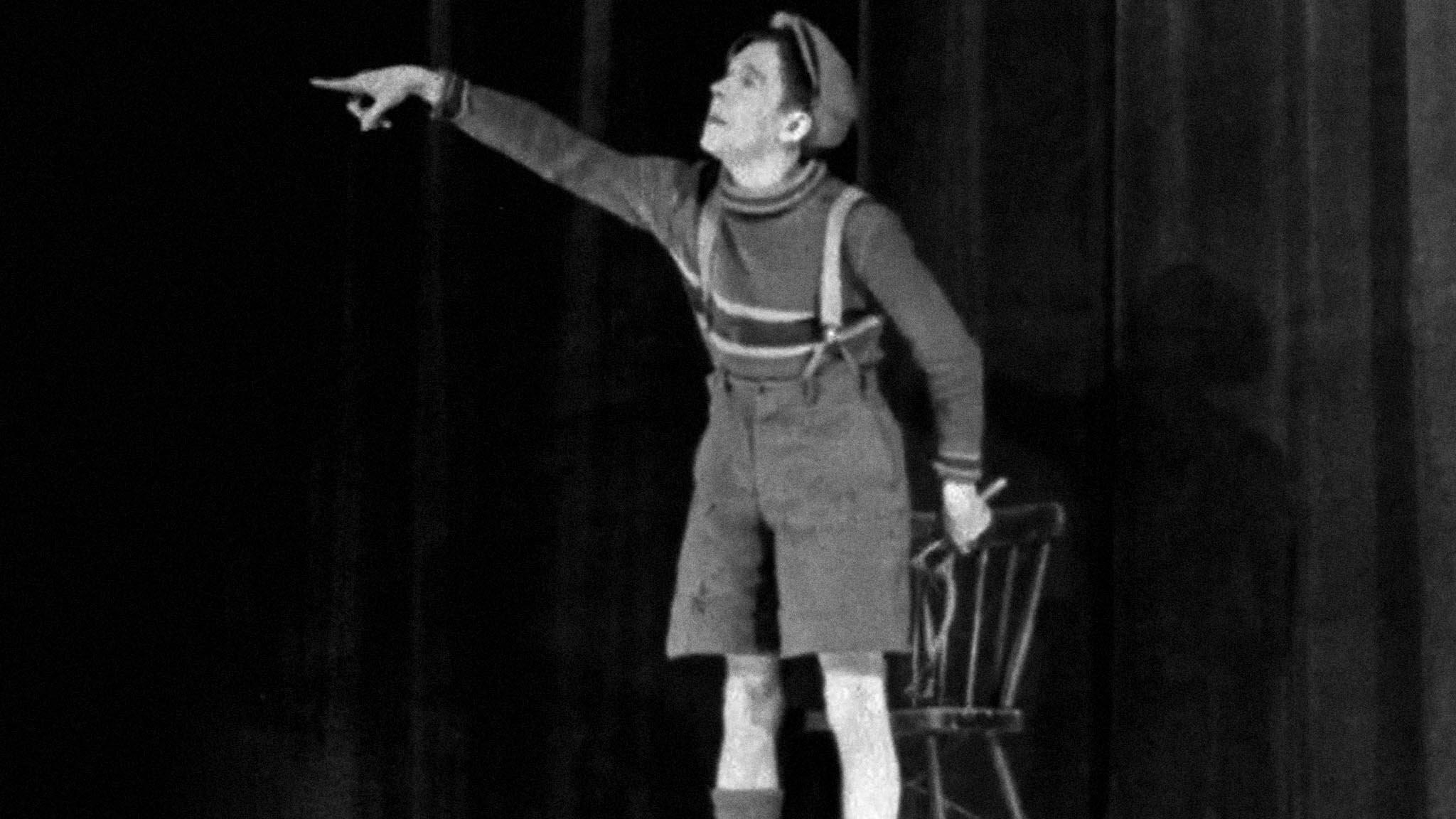 Fridolinons 1945 movie scene