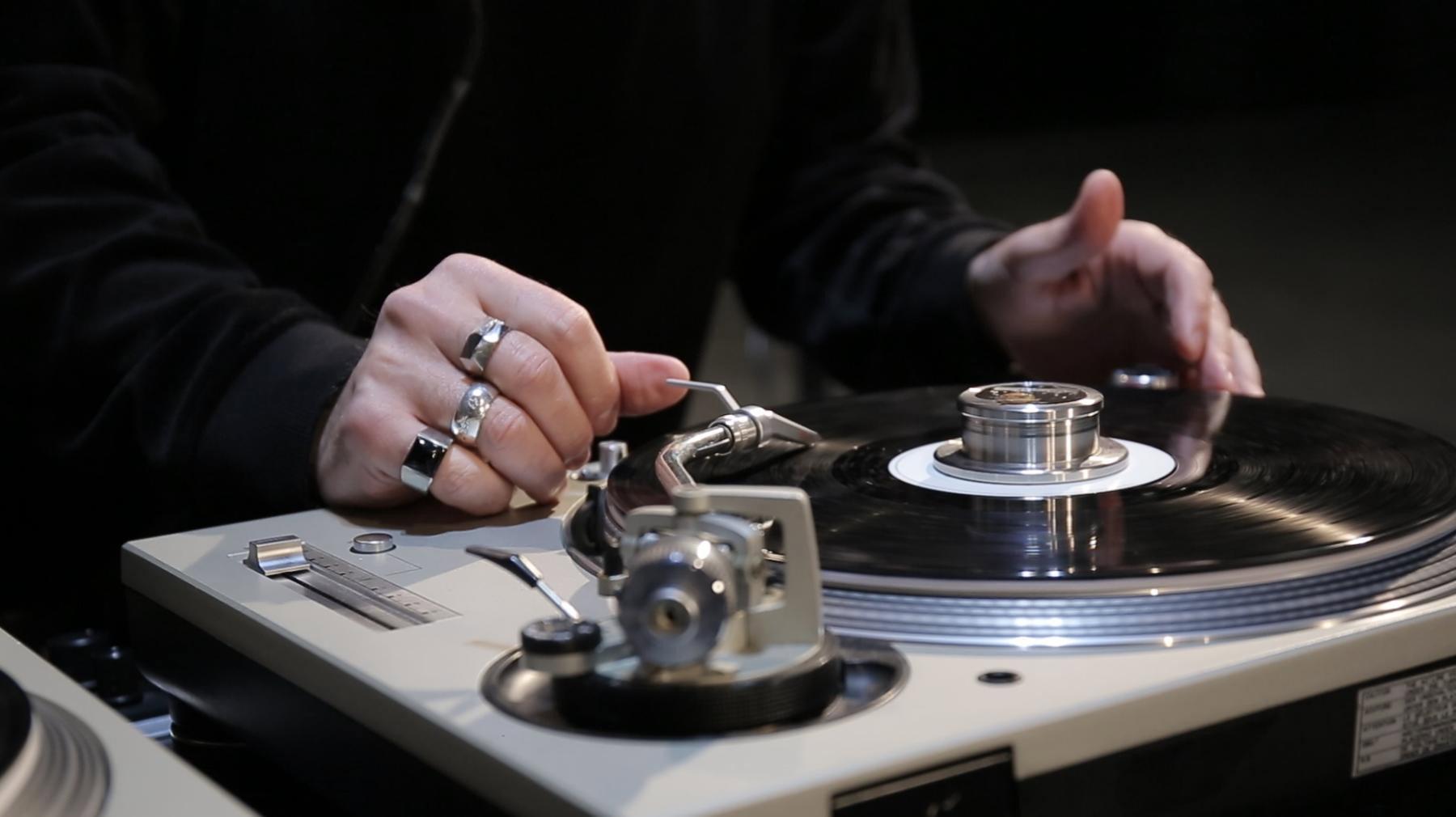 Vinylholic: Because Vinyl Loves Music 2018 movie scene