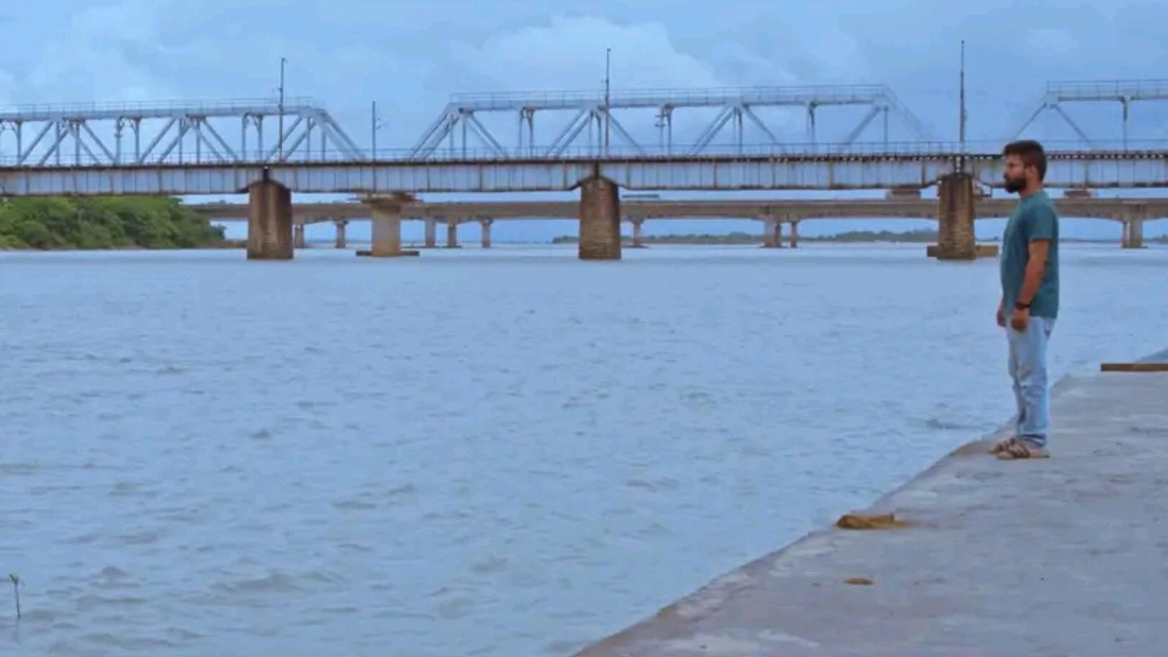 Amma Lodge 2023 movie scene