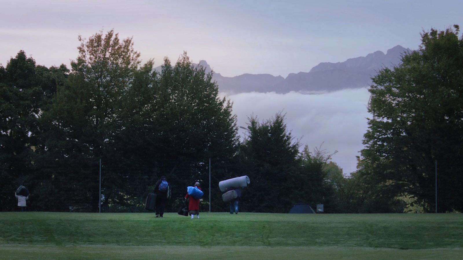 L'oasis des mendiants 2015 movie scene