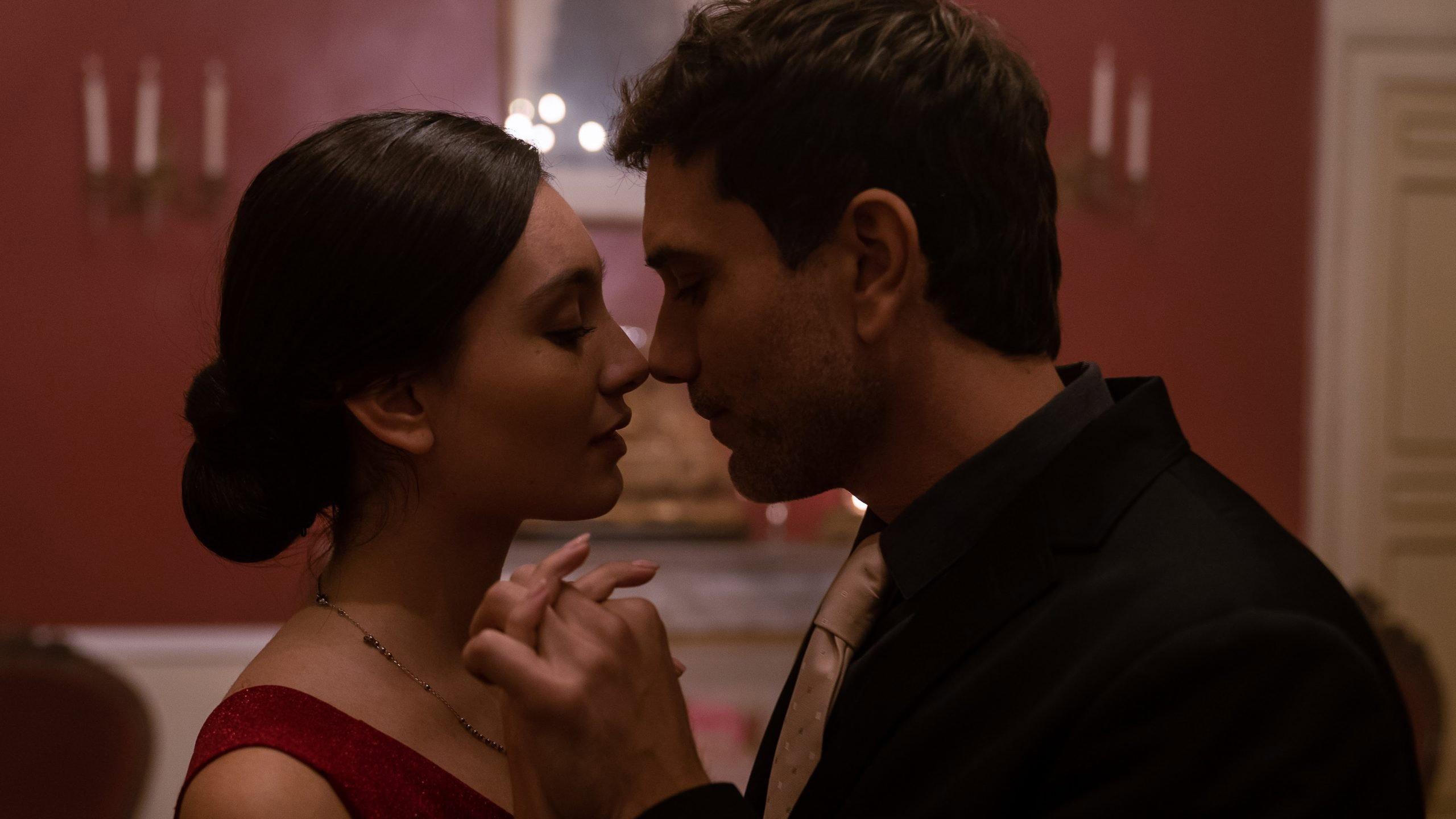 Come Romeo e Giulietta 2025 movie scene