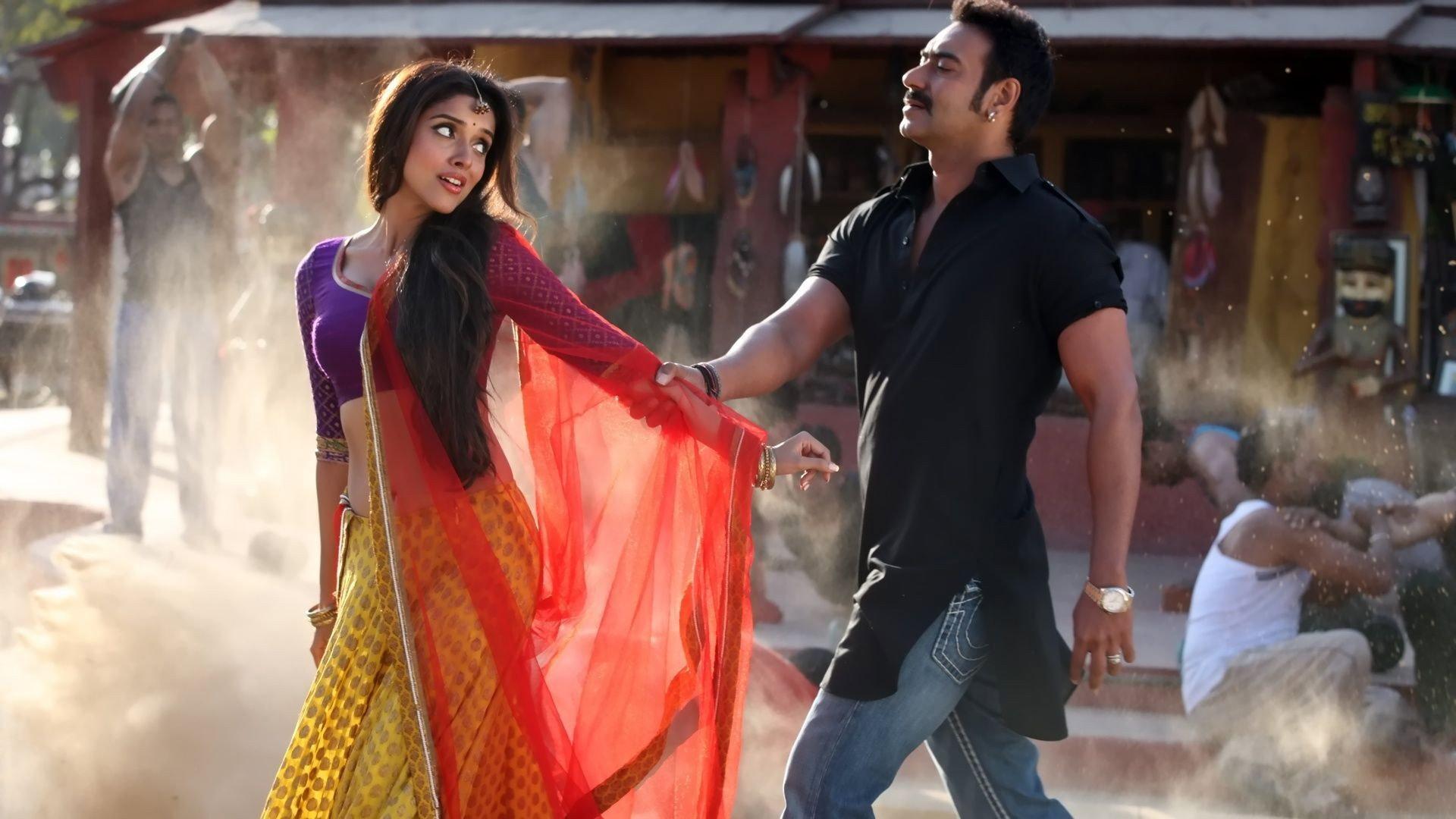 Bol Bachchan 2012 movie scene