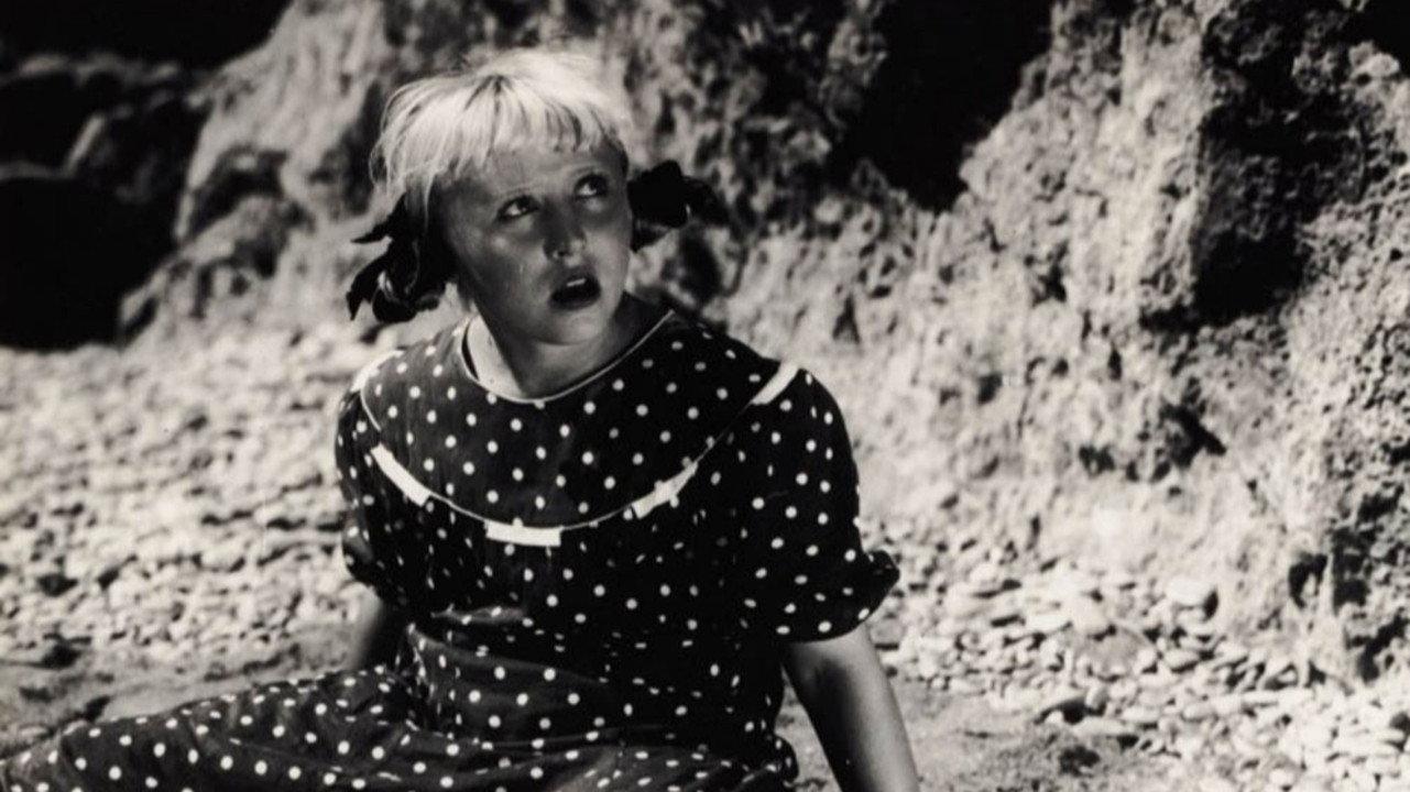 Helen and Grapes 1936 movie scene