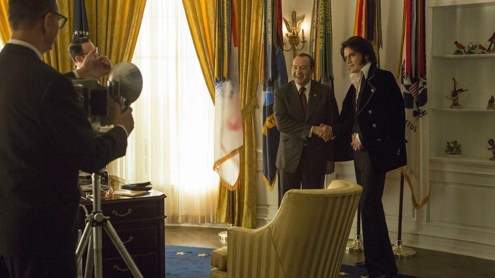 Elvis & Nixon 2016 movie scene