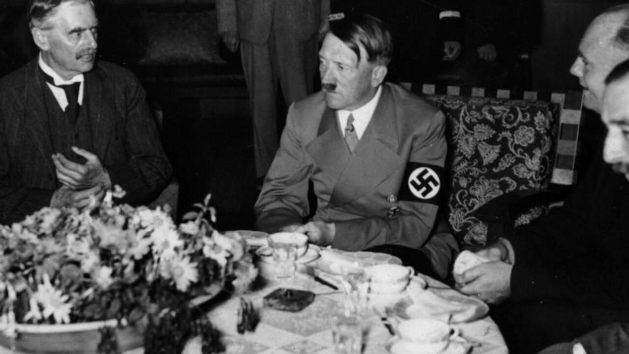 À la table des Nazis 2023 movie scene