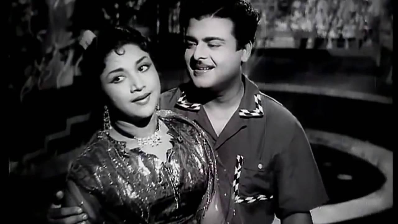 Paadha Kaanikkai 1962 movie scene
