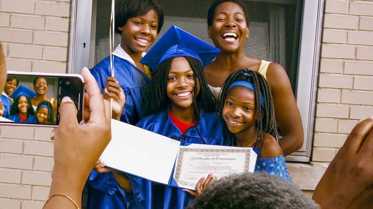 Sisters on Track 2021 movie scene