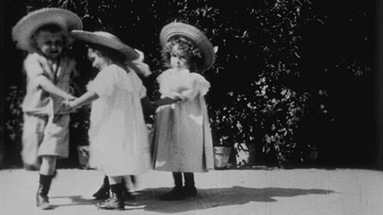 Ronde enfantine 1897 movie scene