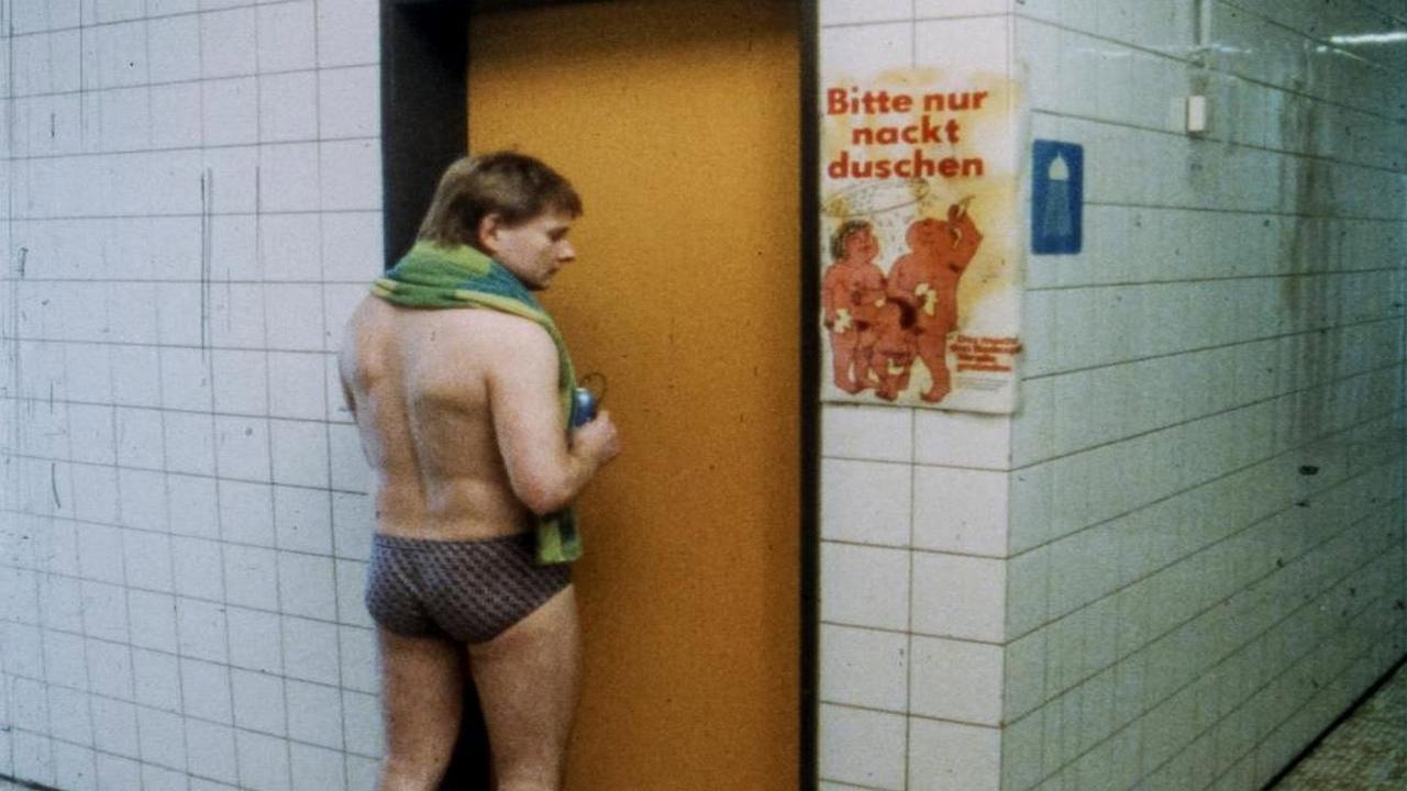 A Role Showering 1987 movie scene