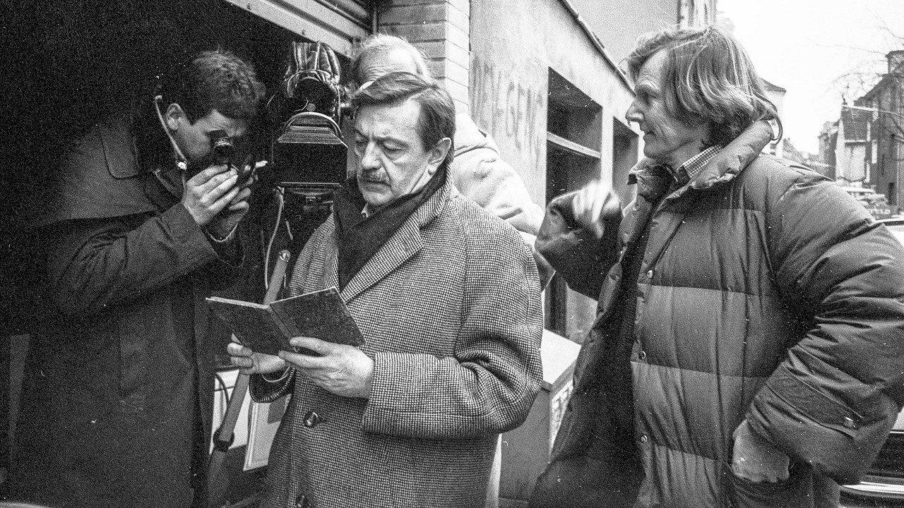 Nieder mit den Deutschen 1984 movie scene