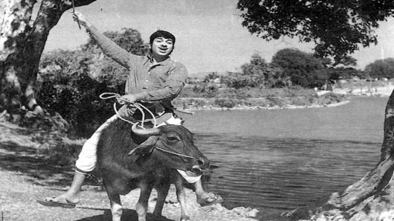 Sampatthige Savaal 1974 movie scene