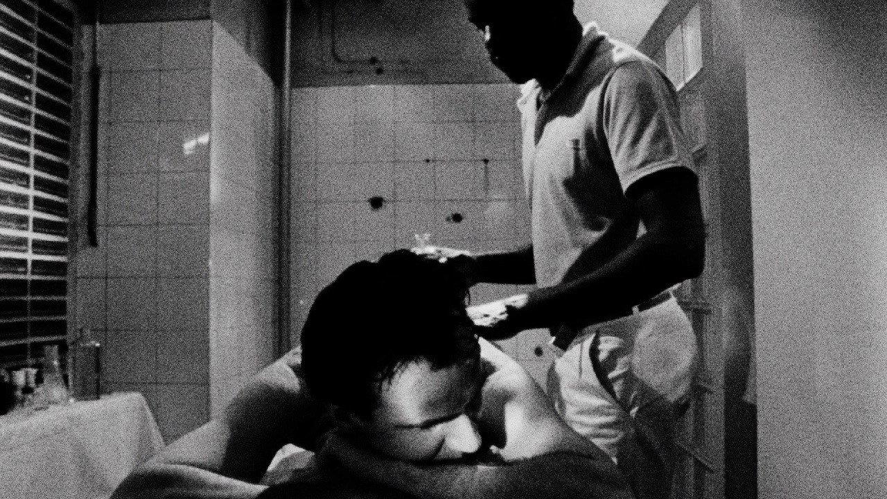 Noir et blanc 1986 movie scene