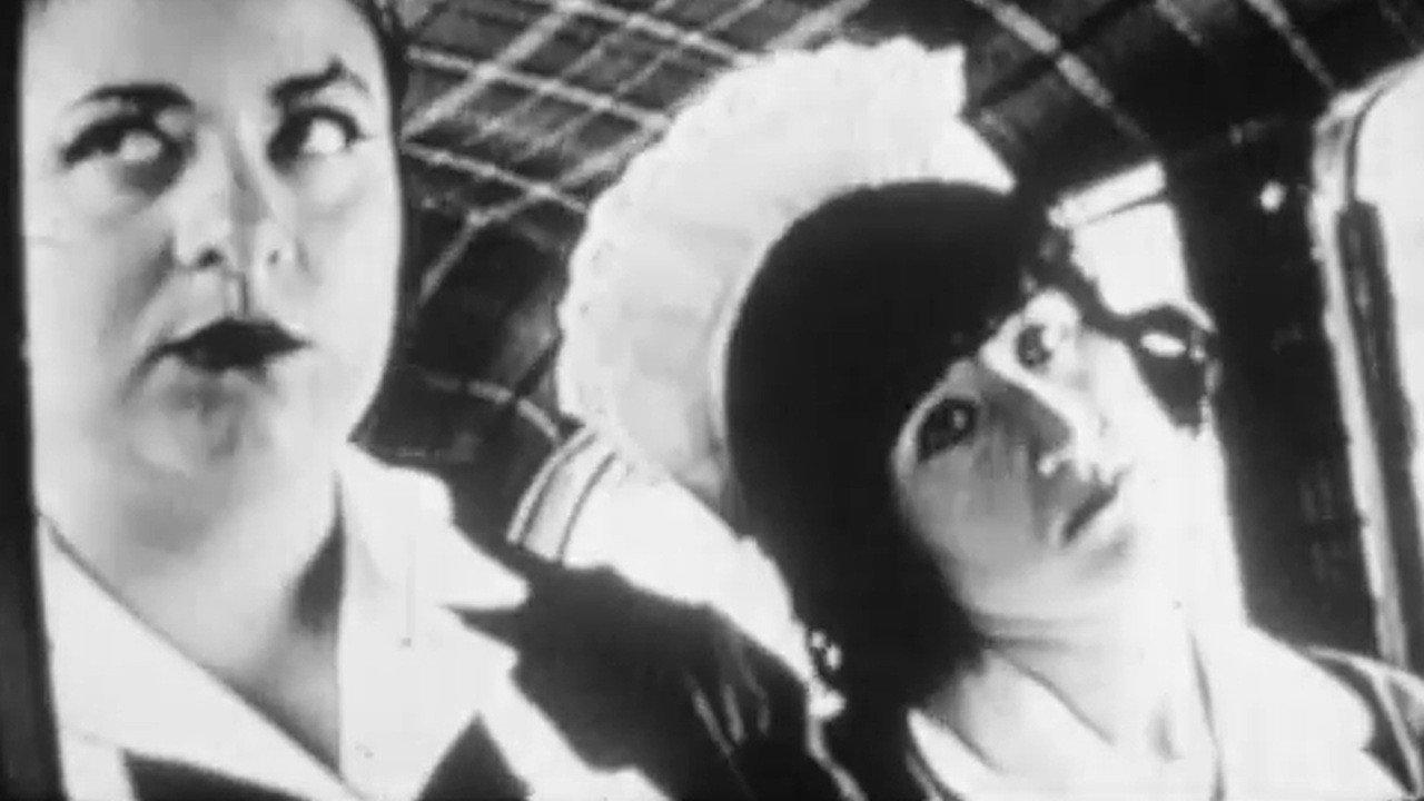 Las mucamas van en coche 2000 movie scene