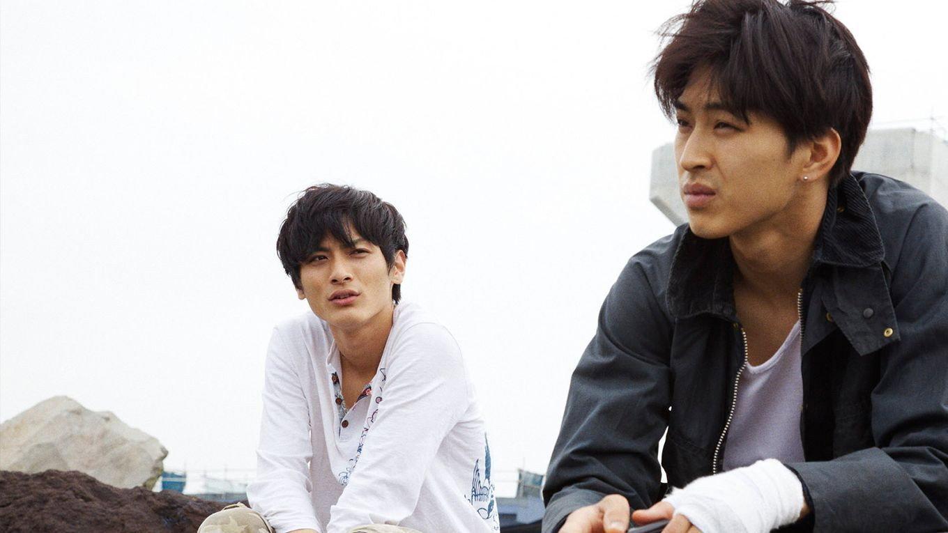A Crowd of Three 2010 movie scene
