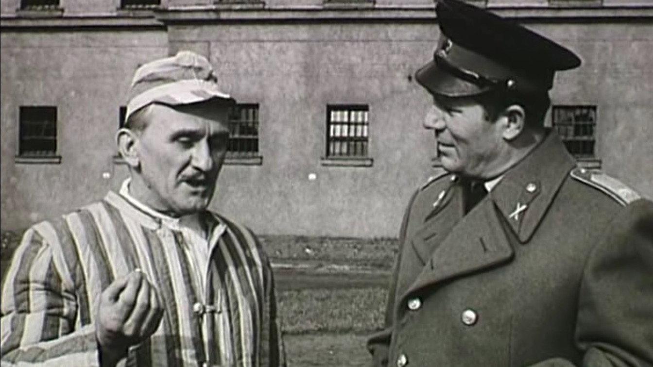 Lady-Killer in Trouble 1964 movie scene