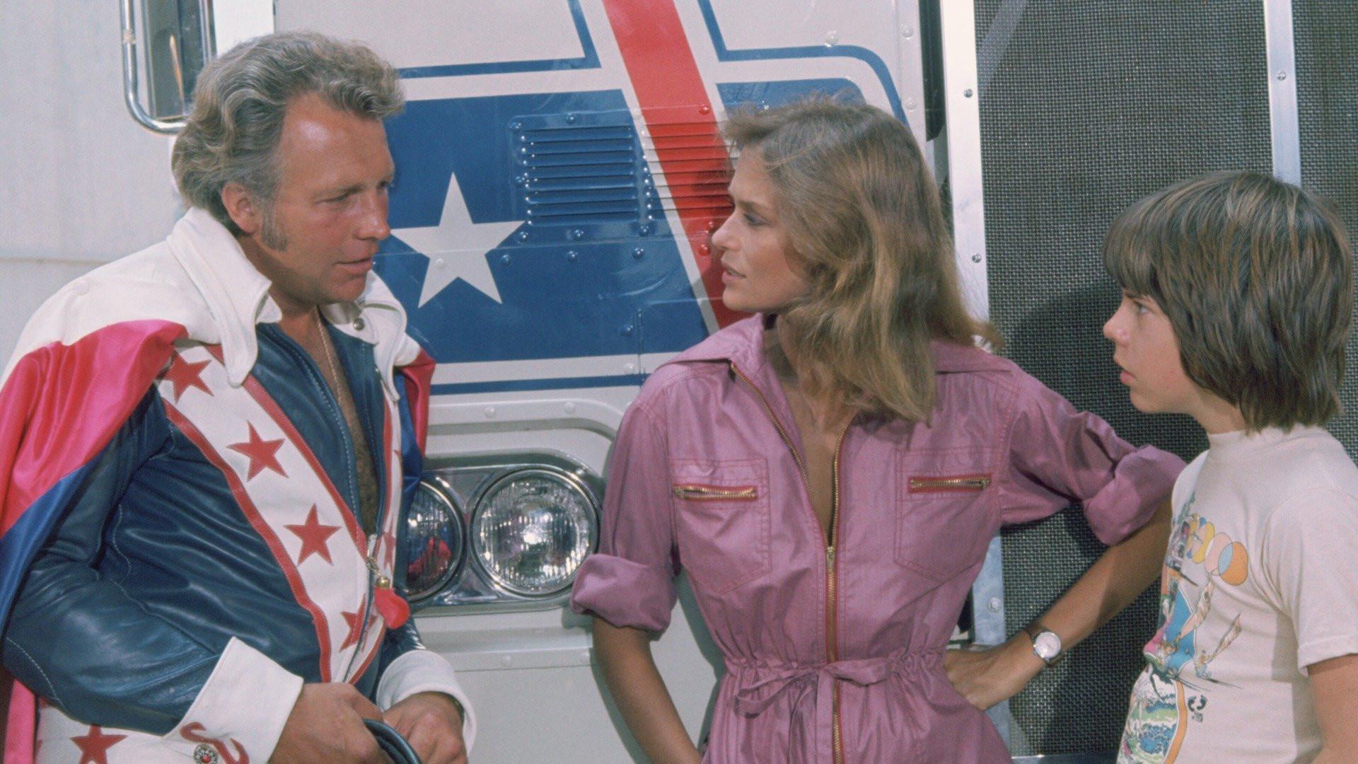 Viva Knievel! 1977 movie scene