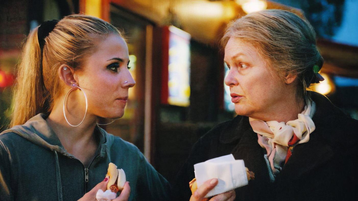 Four Weeks in June 2005 movie scene