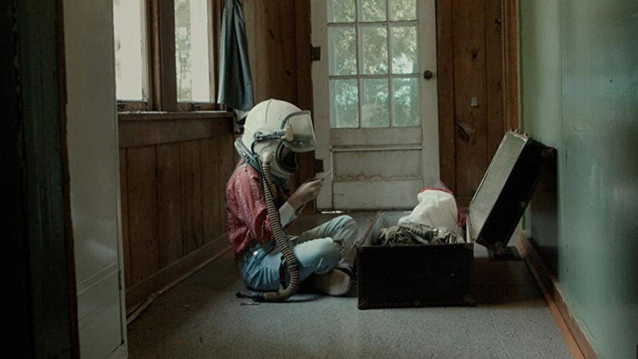 Traveler 2021 movie scene