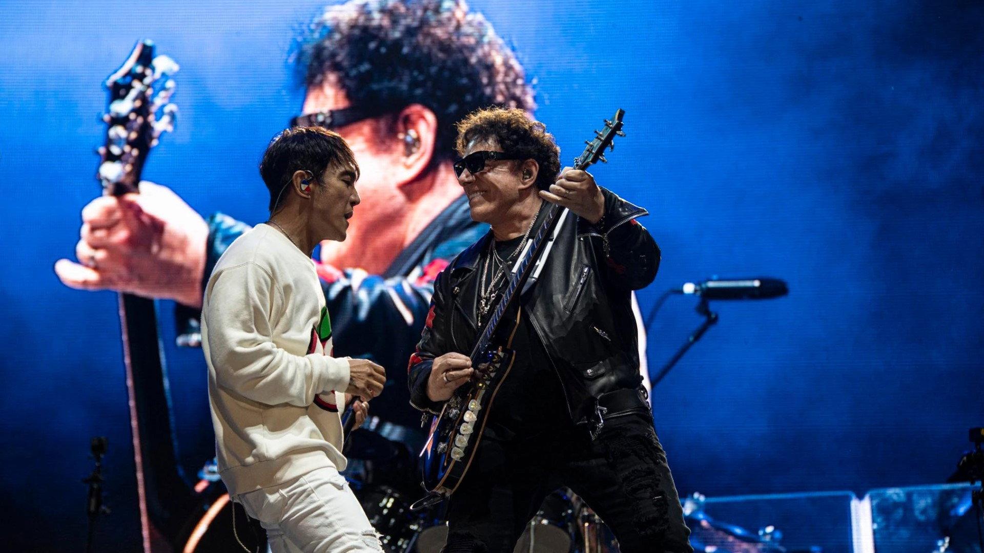Journey - Live in concert at Lollapalooza 2022 movie scene