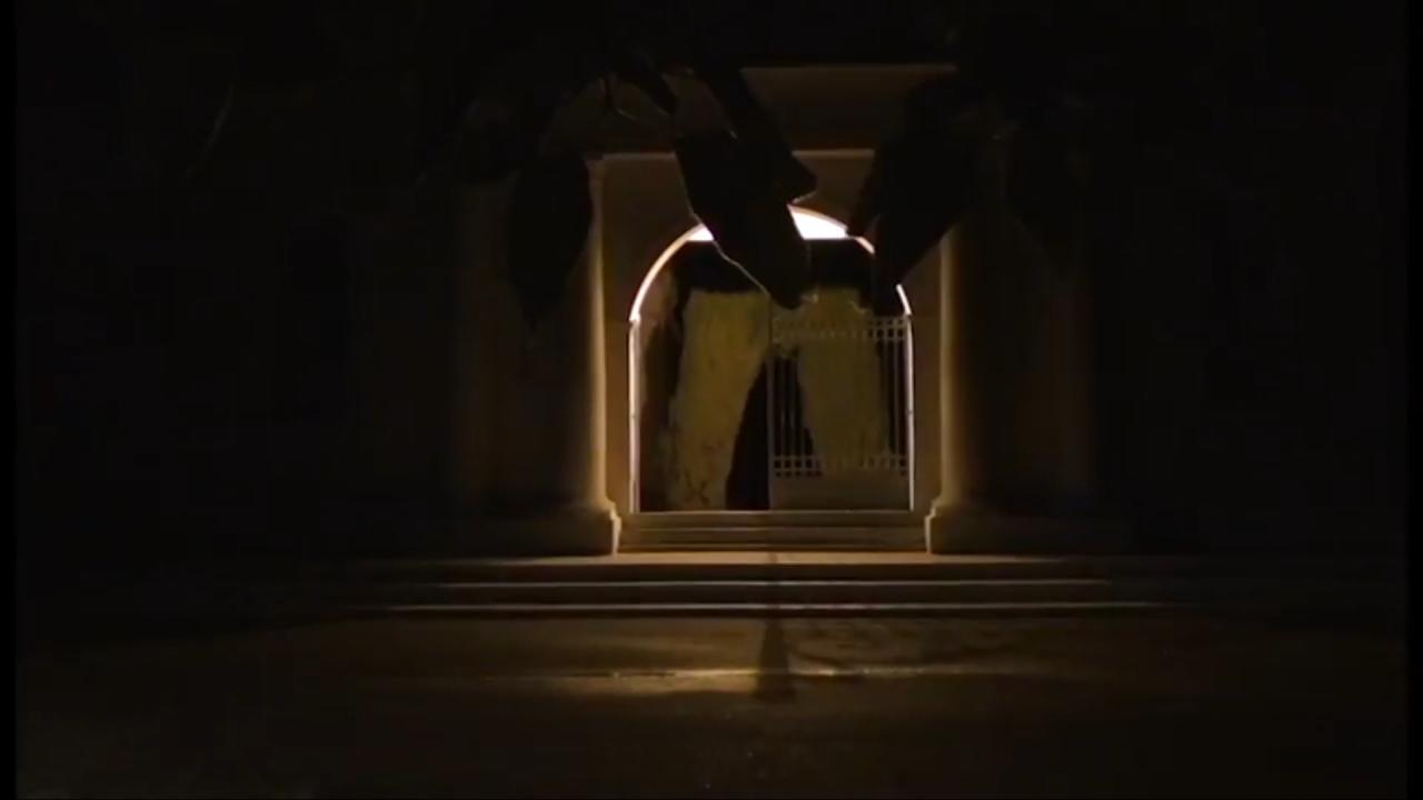 Lejos de este mundo 2016 movie scene