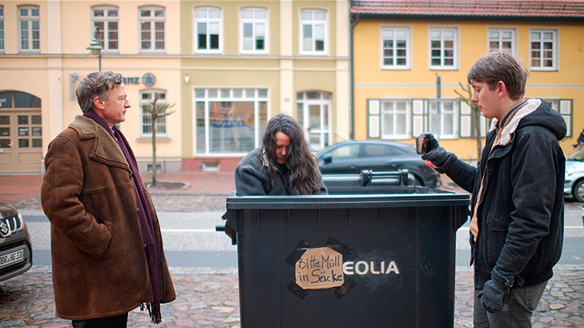 Muxˣ 2025 movie scene