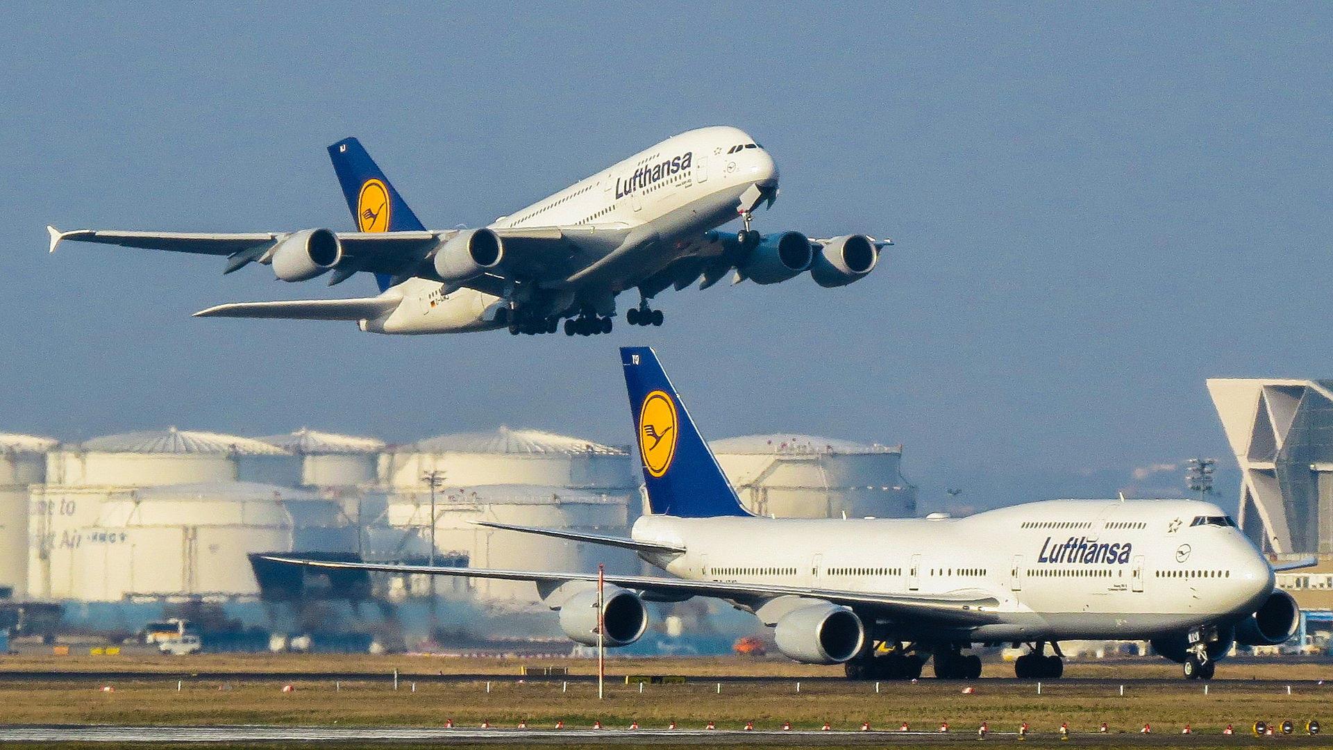 Airbus vs Boeing: The Jumbo Jet Race 2017 movie scene