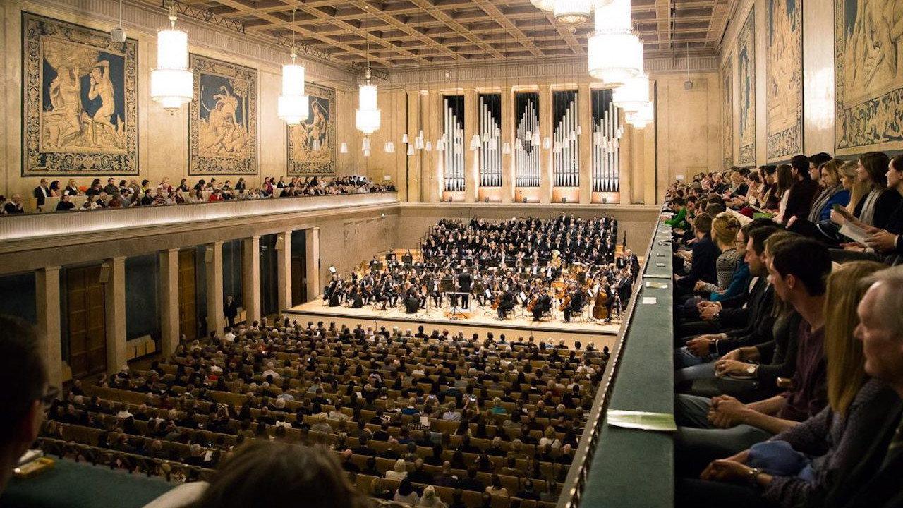 Mozart: Requiem in D minor, KV626 1984 movie scene