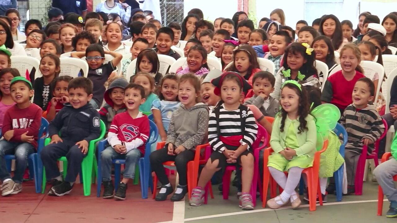 La Charada Teatro - Puppeteers in Guatemala 2020 movie scene