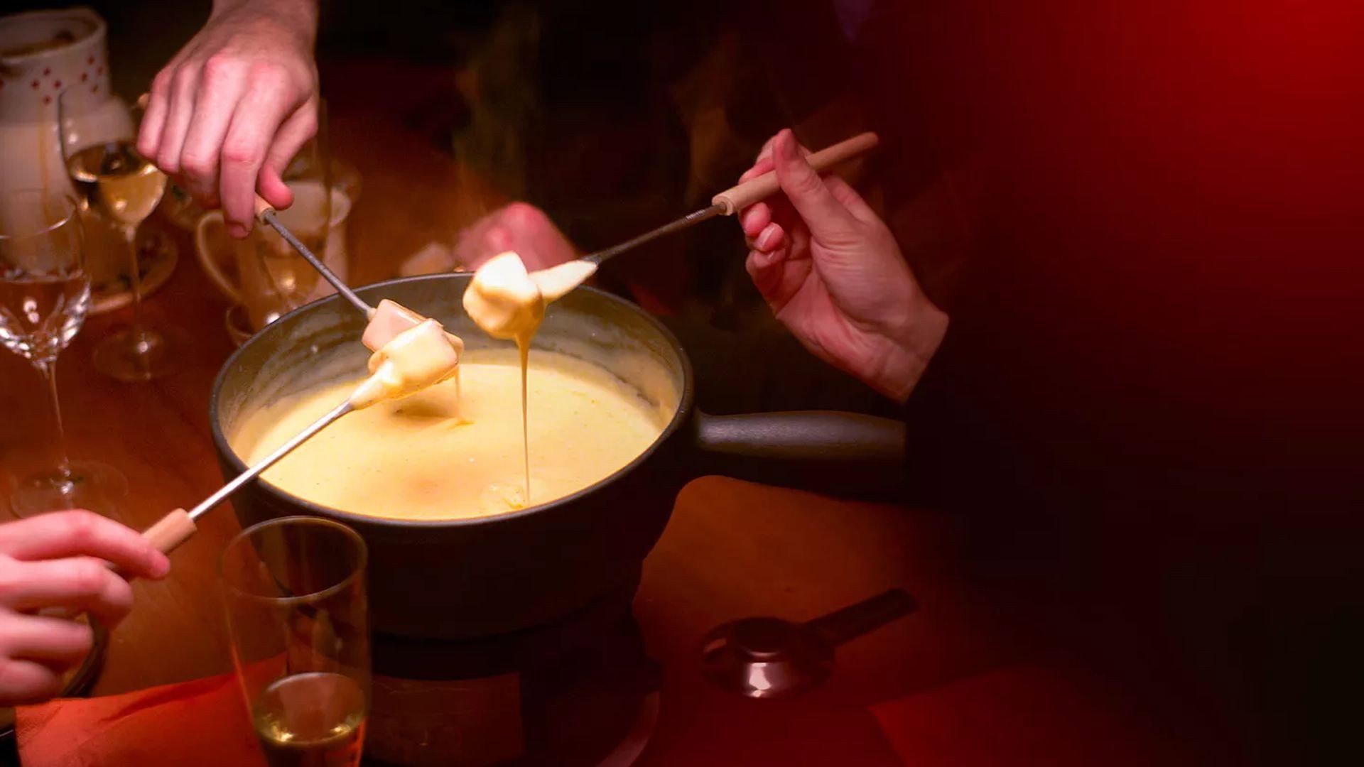 Tous fondus de cuisine savoyarde ! 2025 movie scene