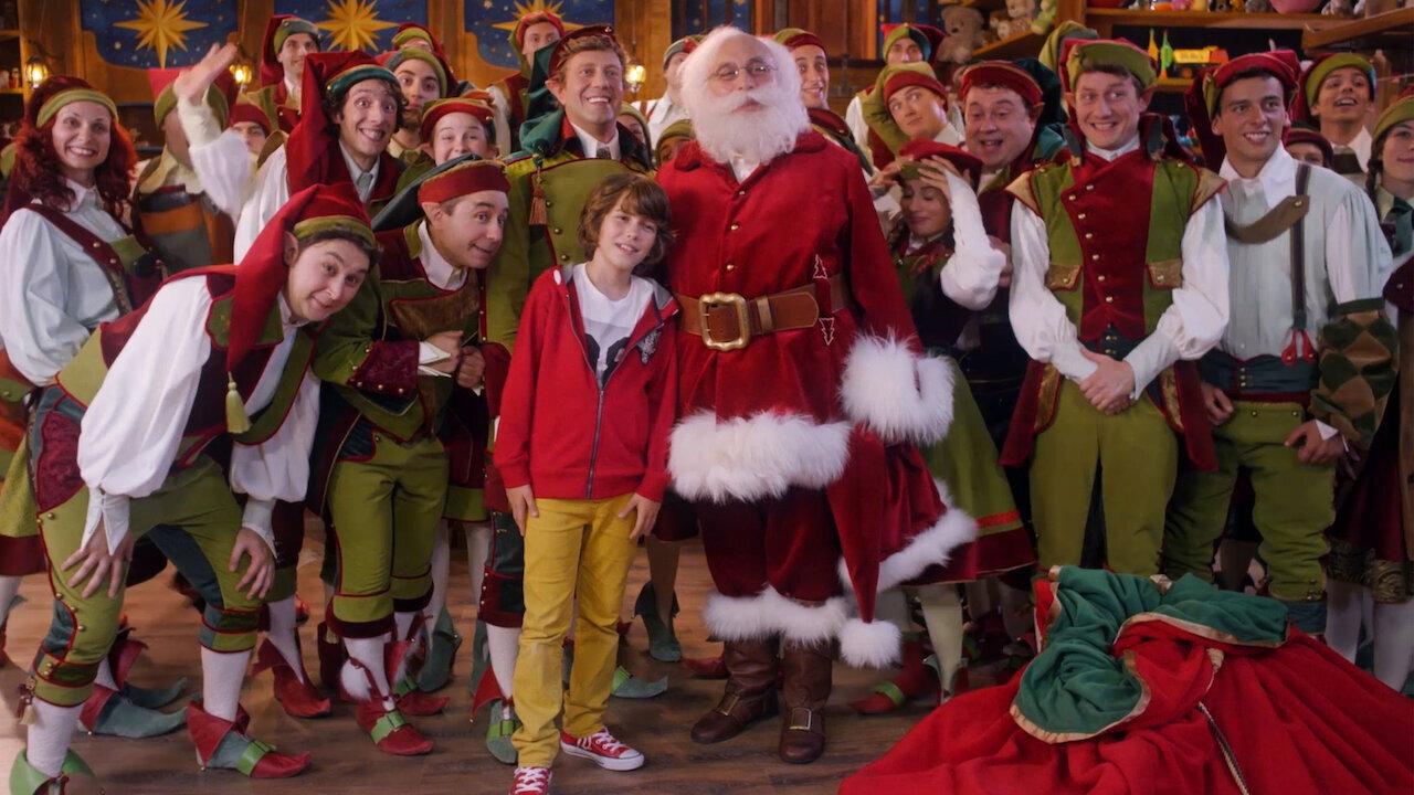 Smart Christmas 2018 movie scene