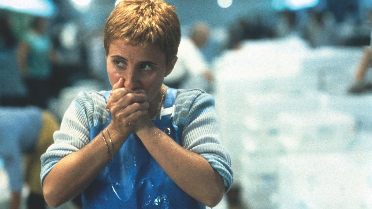 The Town Is Quiet 2000 movie scene