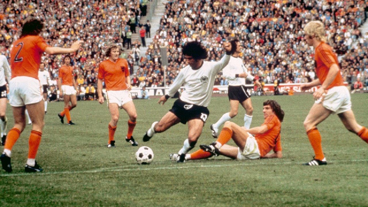 Heading For Glory 1975 movie scene