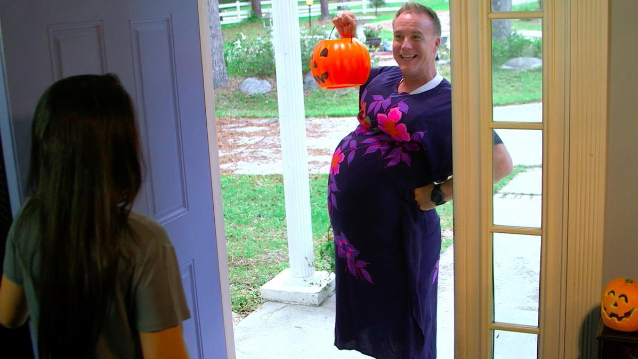 Sam and Elvis 2018 movie scene