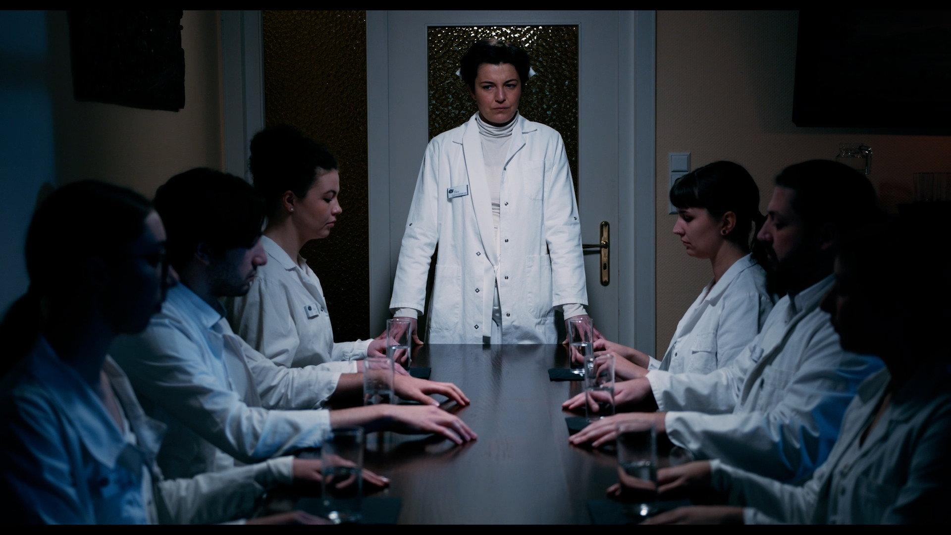 Und morgen bist du frei movie scene