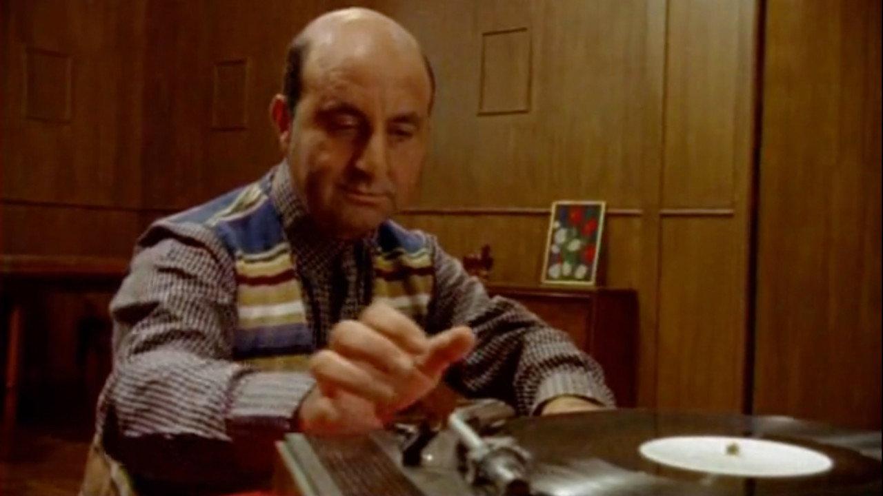 La musique adoucit les meurtres 2003 movie scene