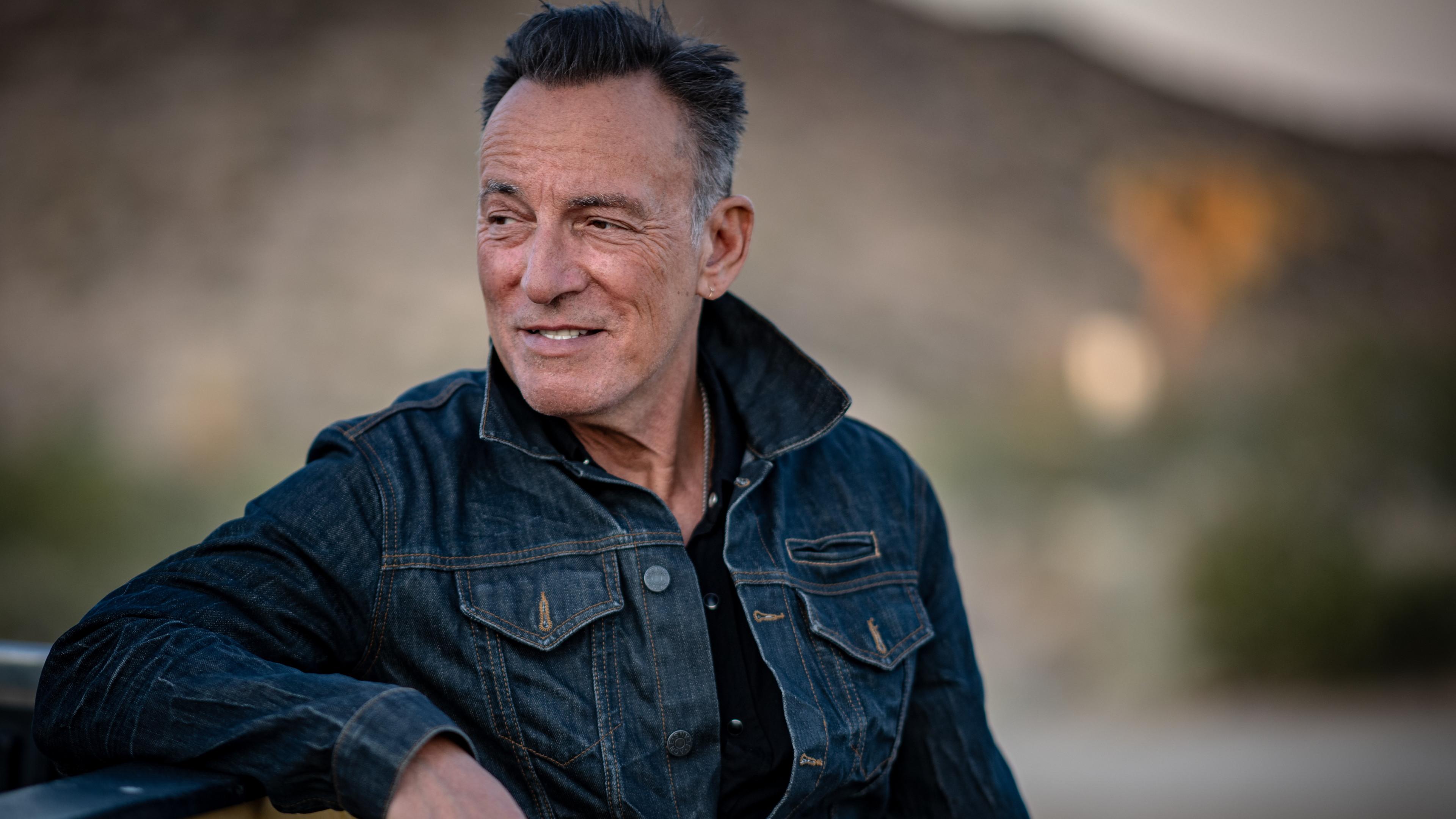 Western Stars 2019 movie scene