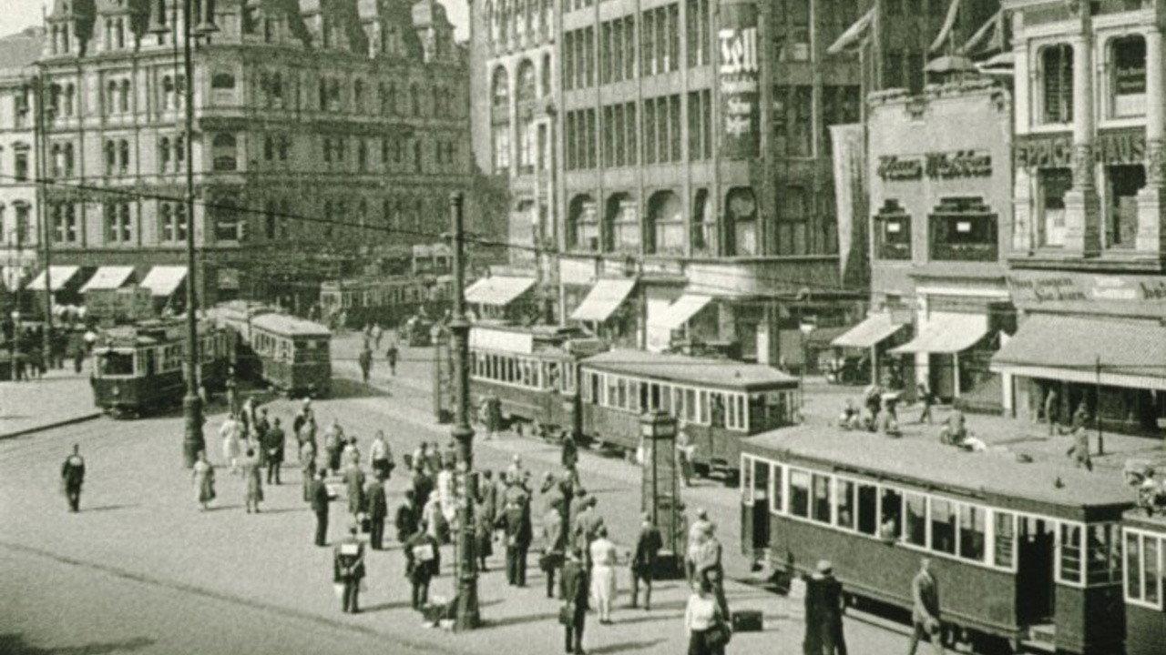 A Camera Journey Through Old Berlin 1928 movie scene