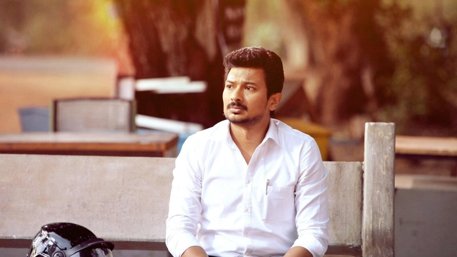 Manithan 2016 movie scene