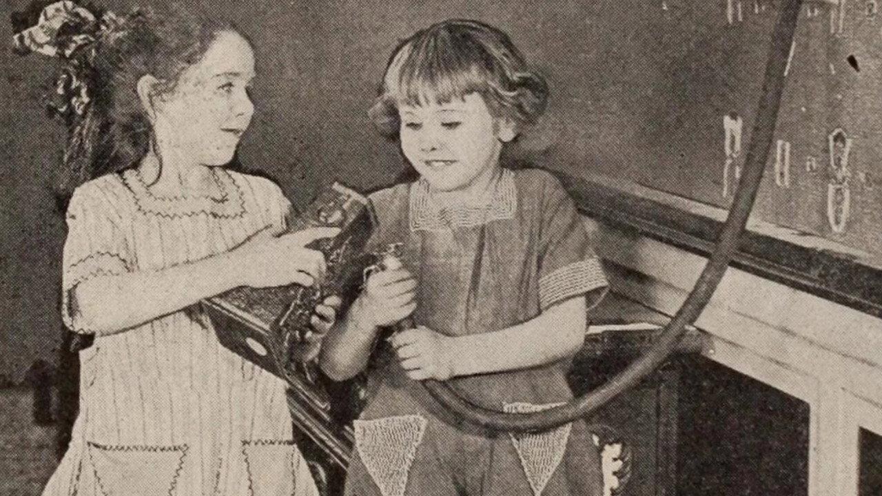 Dixie Madcaps 1918 movie scene