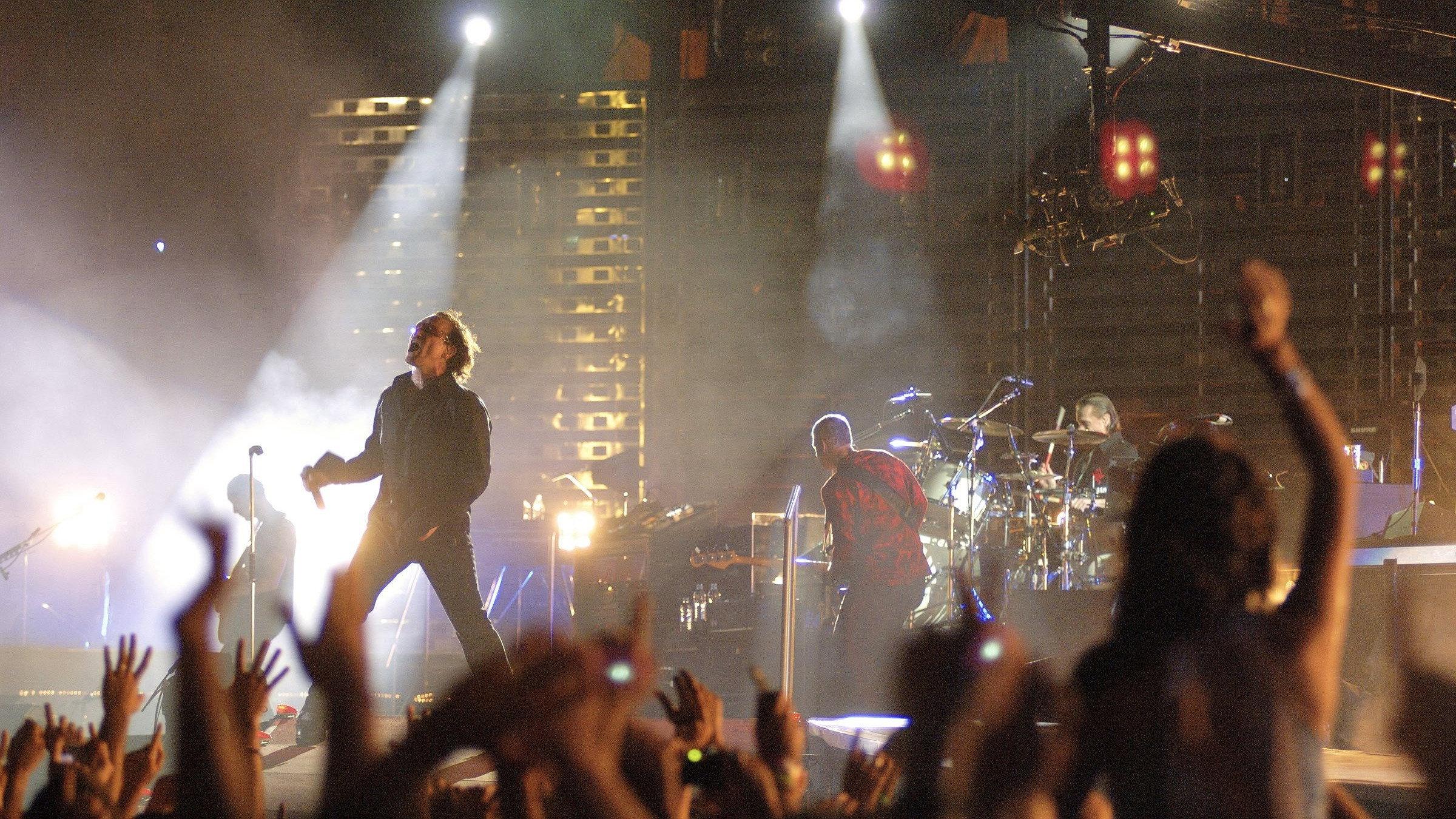 U2 3D 2008 movie scene