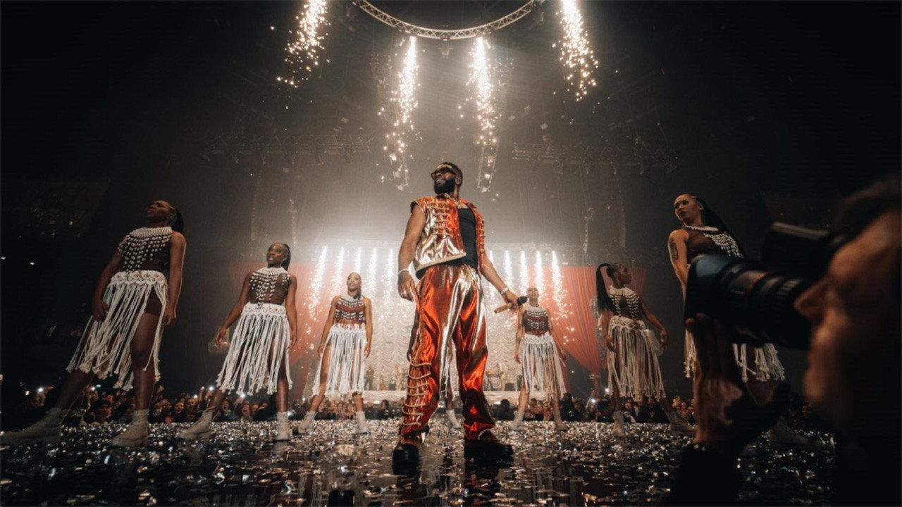 Tayc à Bercy 2023 movie scene