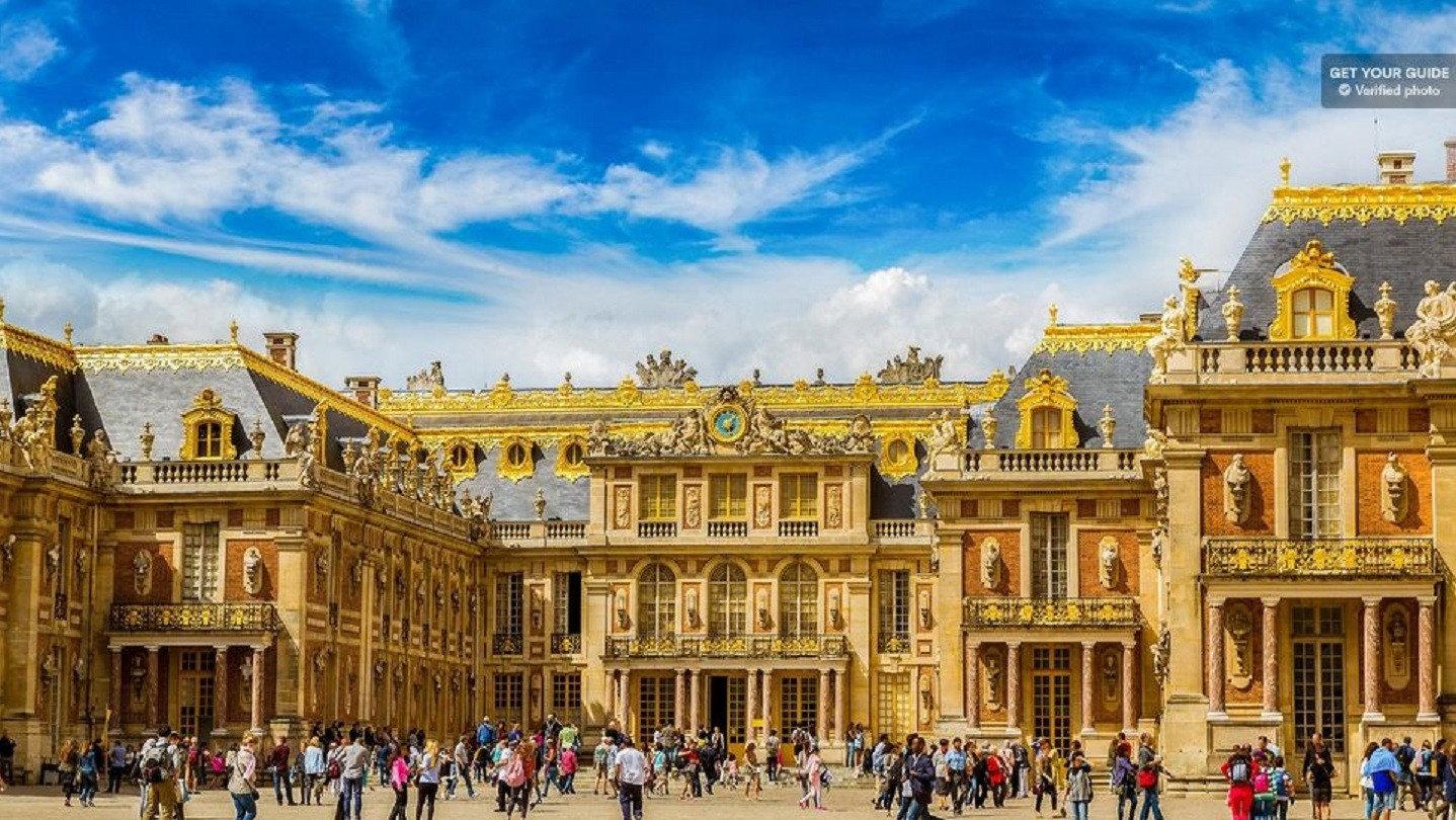 Les Plaisirs de Versailles movie scene