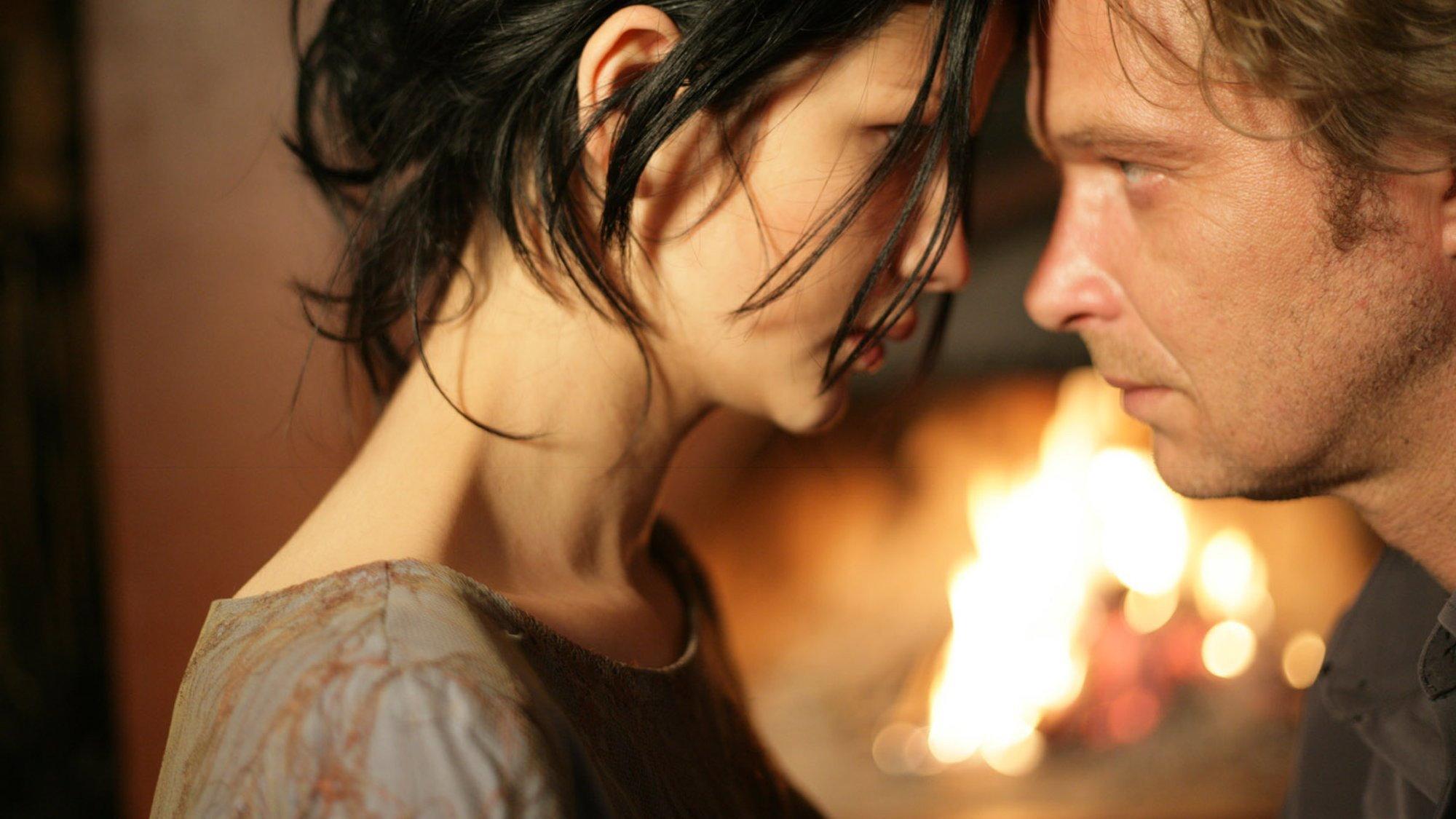 Mona 2012 movie scene